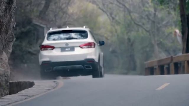 Внедорожники и кроссоверы DFM смотреть онлайн