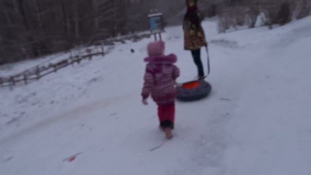 Катались на горке.Парк тропарева смотреть онлайн