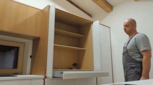 Работа поворотно-задвижного механизма Hettich KA5740.