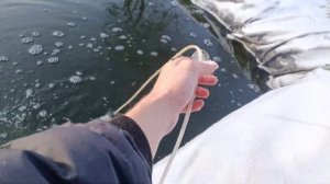 Аэрация пруда зимой. Как зимует рыба. Как сделать полынью. Карпы кои зимой. Пруд своими руками .