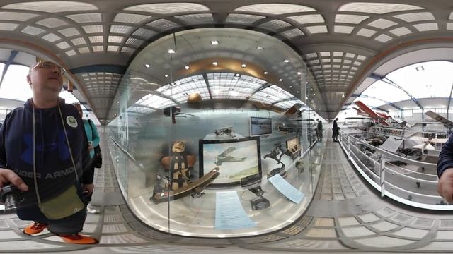 Пражский Технический Музей Октябрь 2017 /2,5k 360 градусов на SAMSUNG 360 Gear смотреть онлайн