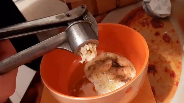 ДОМАШНИЙ УЖИН/ПЮРЕ С ОТБИВНОЙ/САЛАТ смотреть онлайн