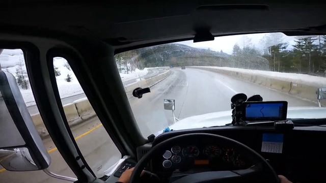 Trucking Through Lookout Pass смотреть онлайн