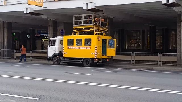 Ремонт проводов на троллейбусной линии в рабочее время в час-пик вечером смотреть онлайн
