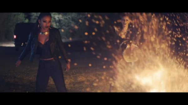 Fall Out Boy - My Songs Know What You Did In The Dark