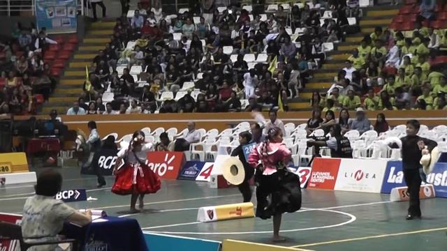Concurso de Marinera Trujillo 2013 ELIMINATORIAS Infantes - Sergio Navarro y Yarife Medina смотреть онлайн