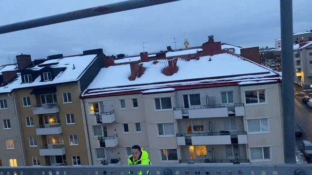 КОМУ ПОМОЧЬ 2: уборка снега. Путешествие по Европе смотреть онлайн