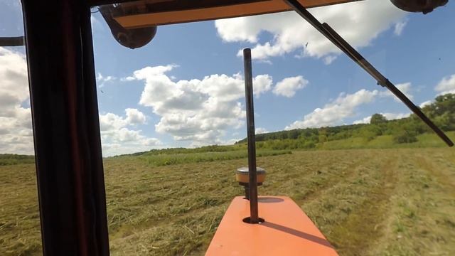 Продолжаем косить сено на Тракторе аналоге МТЗ-82 / Same Explorer 90 смотреть онлайн