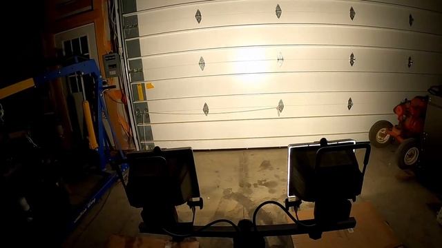 LED Replacement Bulbs VS Standard Halogen (Work light / Flood light) смотреть онлайн