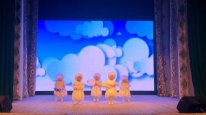 Танец «Облака, белогривые лошадки», 2 младшая группа.