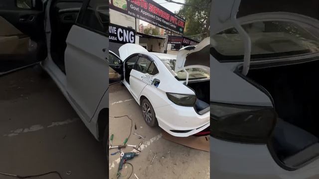 CNG kit Installation in New Honda City with Back Filling Valve смотреть онлайн