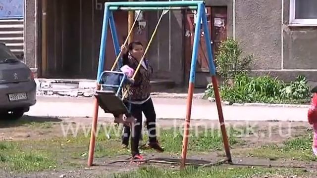 Новая детская площадка - приятный подарок ко Дню города смотреть онлайн