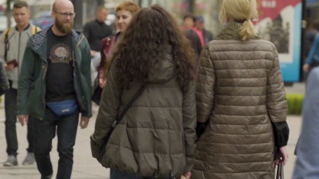 Инвалид у прохожего украл кошелёк/Реакция людей на кражу/Соц Эксперимент