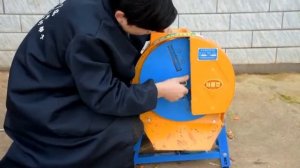 Электрический измельчитель овощей, фруктов, корнеплодов для корма животных