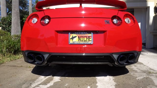 Tanabe Medalion Exhaust on a 2013 Nissan GTR смотреть онлайн