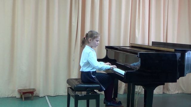 Дудкина Василиса. 1. Л. Моцарт. Менуэт d-moll. 2. Л. Александров. Новогодняя полька. смотреть онлайн