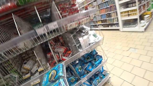 ГУЛЯЕМ В СУПЕРМАРКЕТЕ 1 ЯНВАРЯ / покупаем вкусняшки для семьи #stepfamily #степфемели #влог