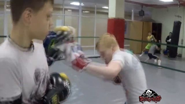 Шорты и перчатки Venum. Тайский бокс смотреть онлайн