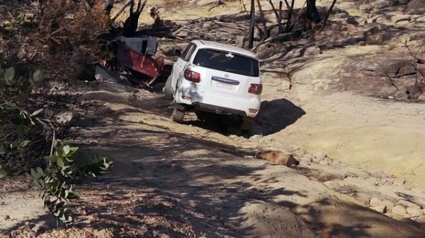 Nissan Patrol Y62 vs Toyota Land Cruiser LC200 4x4 Challenge