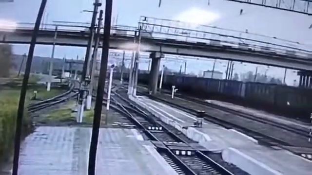 Обрушение автомобильного моста в Свободном железнодорожник родился в рубашке смотреть онлайн