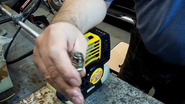 Maintenance Of The Petrol Trimmer. Техническое обслуживание бензинового триммера.