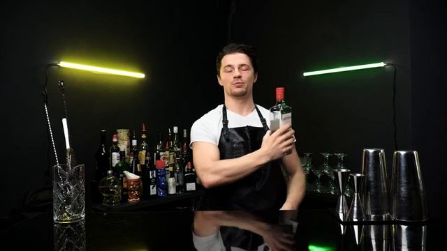 Топ 8 быстрых движений с бутылкой | Top 8 fast bar tricks with bottle смотреть онлайн