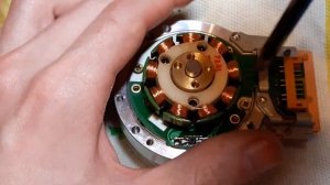 Разбор блока барабана видеоголовок от видеомагнитофона Panasonic NV-SD20.