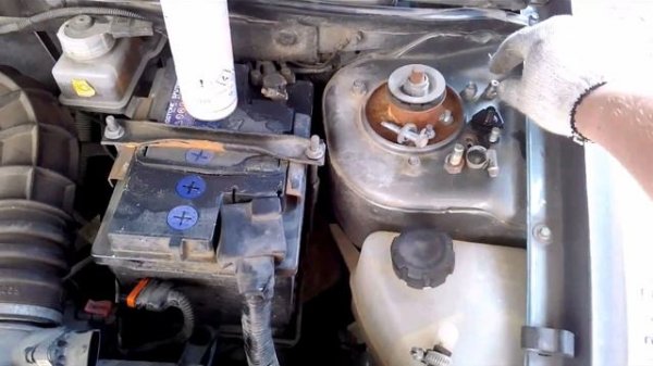 Замена антифриза калина 8 кл не снимая защиты двигателя.