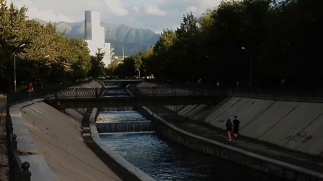 Алма-Ата - река «Весновка» - мирный вечер - 5 июля 2023 года!!! смотреть онлайн