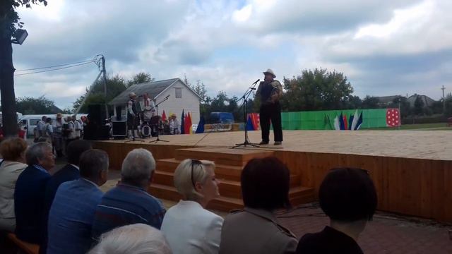 На фестивале,,Играй гармонь" г.Ельск-Николай Постолюк-Я родился в деревне смотреть онлайн