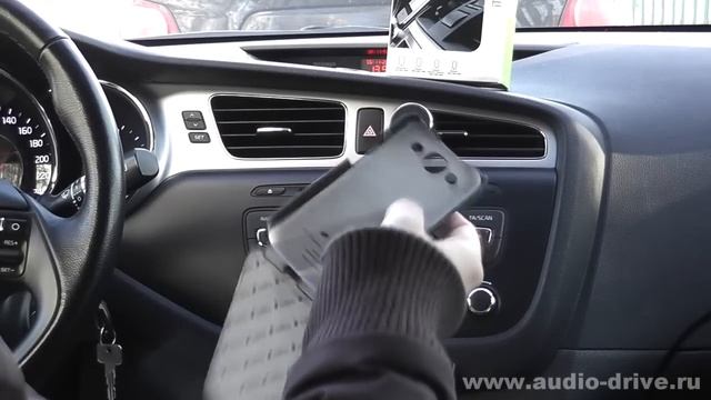 Магнитный держатель для телефона в воздуховоддефлектор