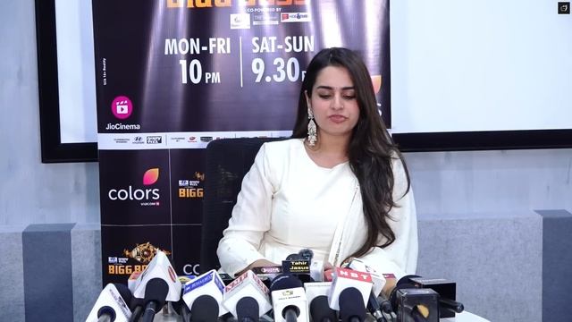 Ayesha Khan EXPLOSIVE Interview After EVICTION From Bigg Boss 17 смотреть онлайн