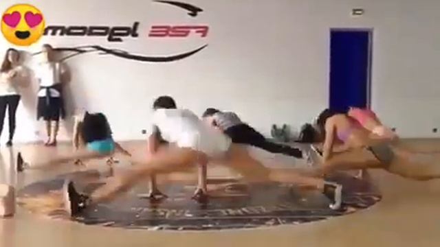 Этот ТВЕРК взорвал интернет! смотреть онлайн