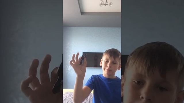 Как крутить спиннер одной рукой смотреть онлайн