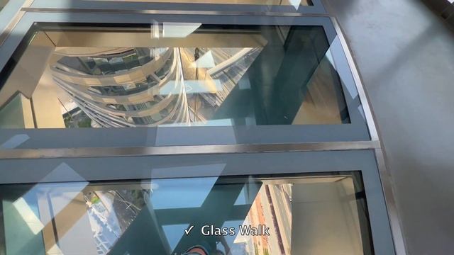 Sky Views Observatory Dubai ( Glass Slide, Glass Walk & Sky Edge Walk ) #Skyviewsdubai смотреть онлайн