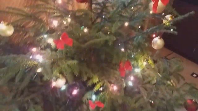 VLOG: УКРАШАЕМ ЕЛКУ.Кому как нравится. смотреть онлайн