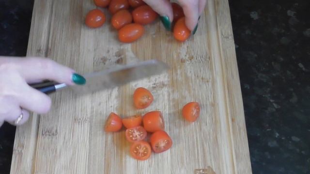 Вкуснейший салат из пекинской капусты Салат из пекинской капусты с сухариками смотреть онлайн