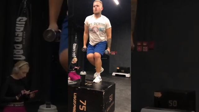 Круговая тренировка, очень отлично подходить на силу удара. смотреть онлайн