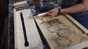 Столик-соты из эпоксидной смолы/table made of epoxy resin