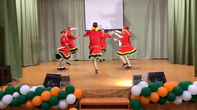 Танцевальный коллектив "Северяночка", русский народный танец "Московская Кадриль" Демьянский СД смотреть онлайн