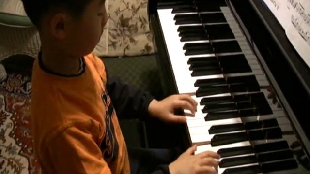 Cradle song by Kabalevsky. Legato Technique with the flexible wrist смотреть онлайн