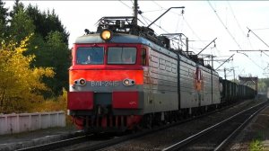 ВЛ11-241/243 с грузовым поездом следует через о.п. Шайтанка