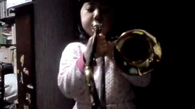 My 4YO daughter plays soprano trombone смотреть онлайн