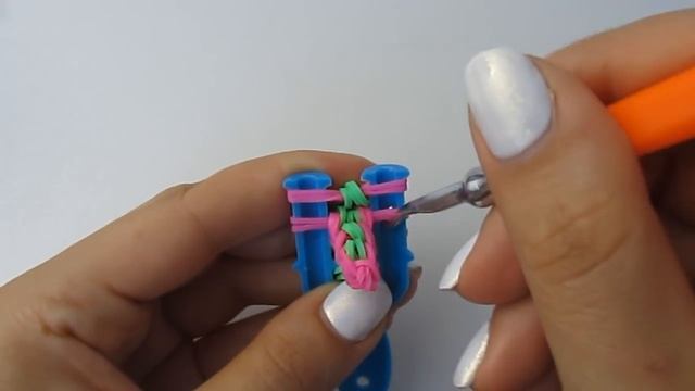 ЦВЕТОЧЕК из резинок на рогатке. Колпачок-цветок на ручку из резинок смотреть онлайн