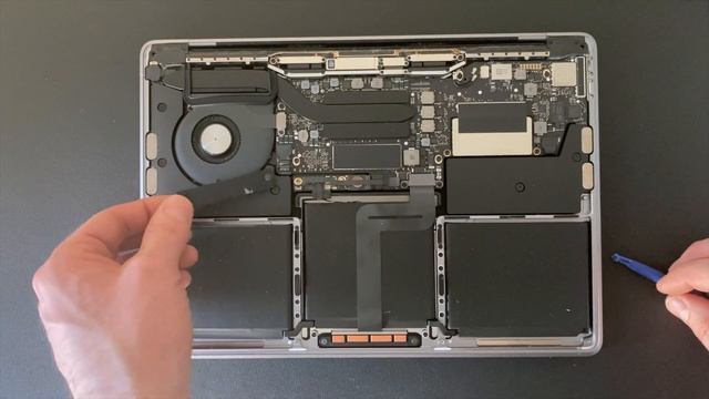 How to Upgrade Macbook Pro SSD Hard Drive 2017, 2016 A1708 смотреть онлайн