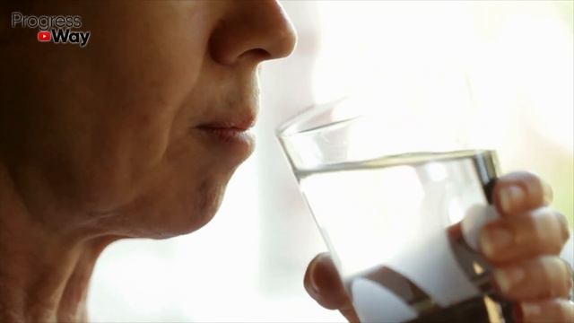 1 ст.л. на стакан воды! ТАК в Китае растворяют кристаллы мочевой кислоты! Подагра Китайская медицин смотреть онлайн