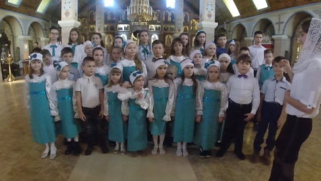 НА ЛОШАДКЕ В САНКАХ Десткий хор прихода храма Тихвинской иконы Божией Матери в г Бресте смотреть онлайн