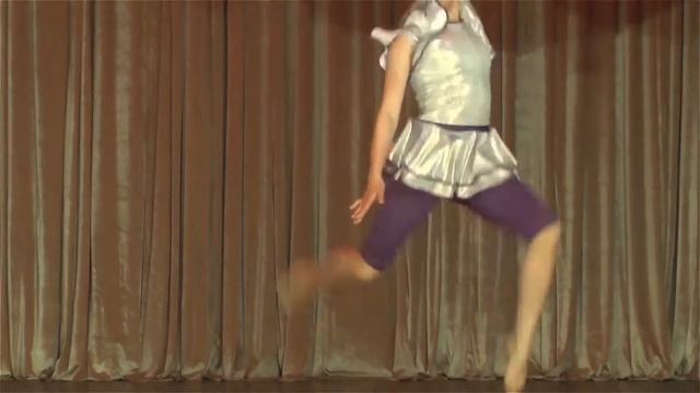 Дарья Кондратенко. "Мы из крица" . Соло. Танец с обручем 2015 г. Северобайкальск. смотреть онлайн