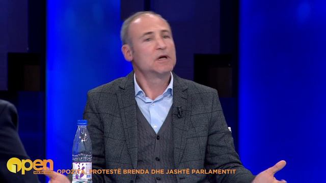 “Që të fitoni zgjedhjet s'duhet të jeni në kontrollin e elitës vjetër”,analisti përplaset me Bumçin смотреть онлайн