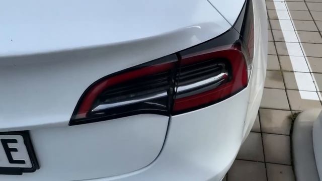 Tesla Model 3 Highland , сравнение с Tesla Model 3 SR 2022. Внешние отличия. Стоит ли менять ? смотреть онлайн